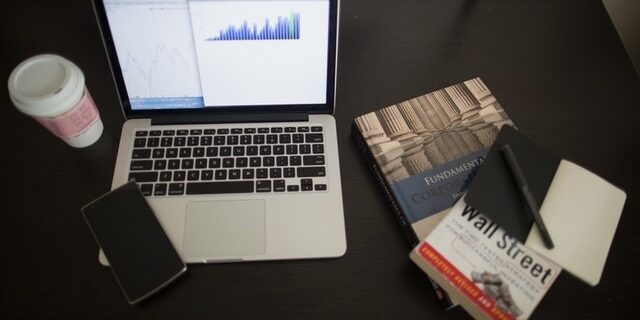 Инвестиции в IT — как инвестировать в сферу IT правильно (риски, доходность, особенности) Инвестиции в IT - как инвестировать в сферу IT правильно (риски, доходность, особенности)